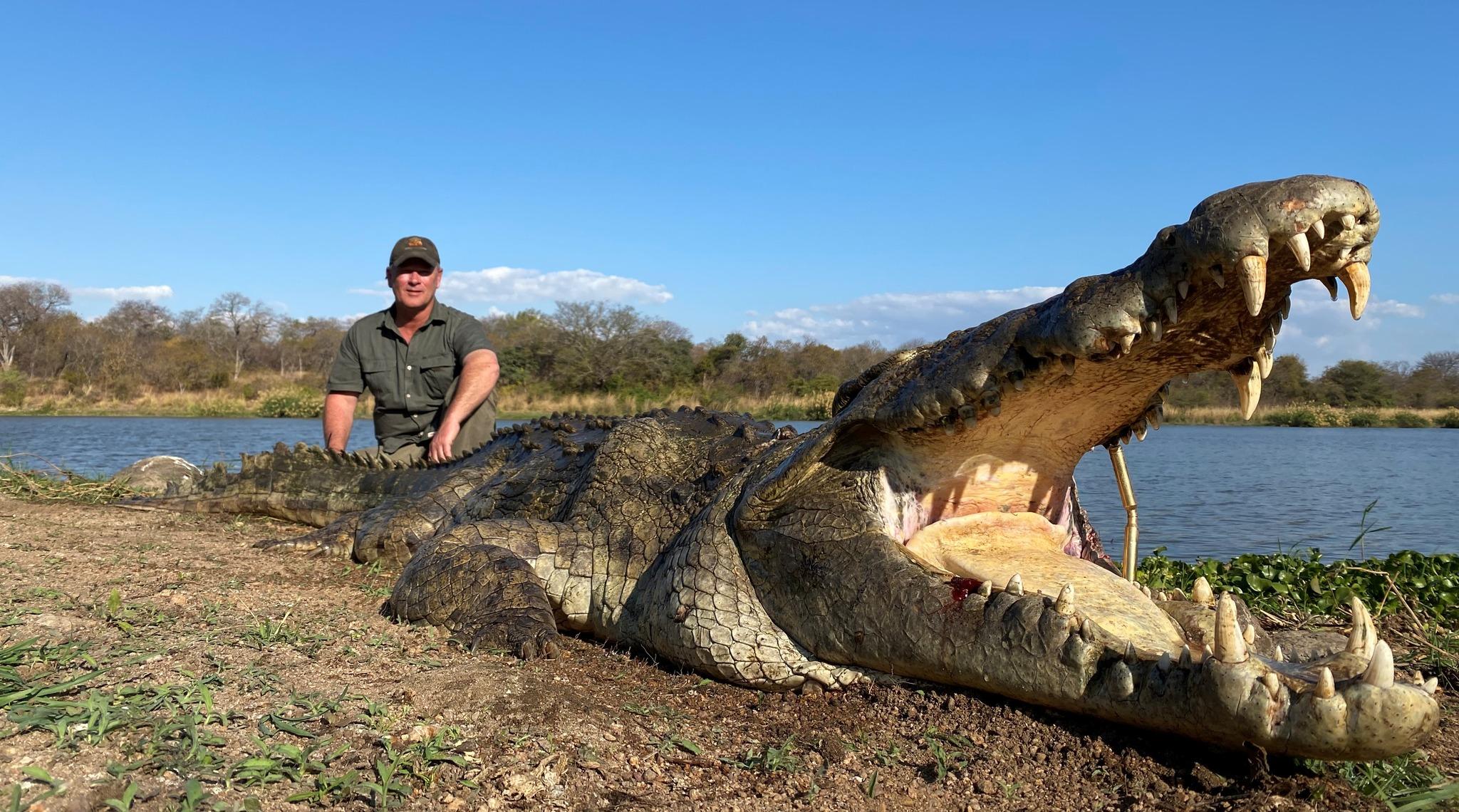 Hunt Hippo and Crocodile on Lake Kariba 10 days in Zimbabwe