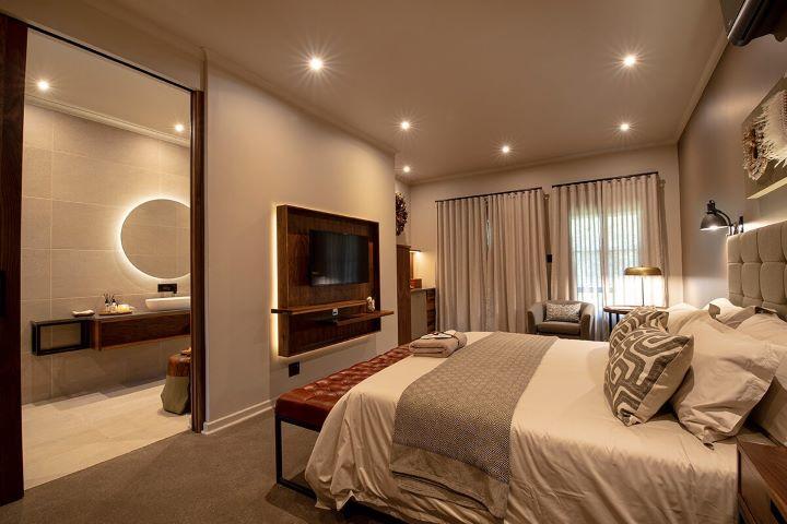 Leopard Hunting in Namibia & Brown Hyena Cancelation Hunt