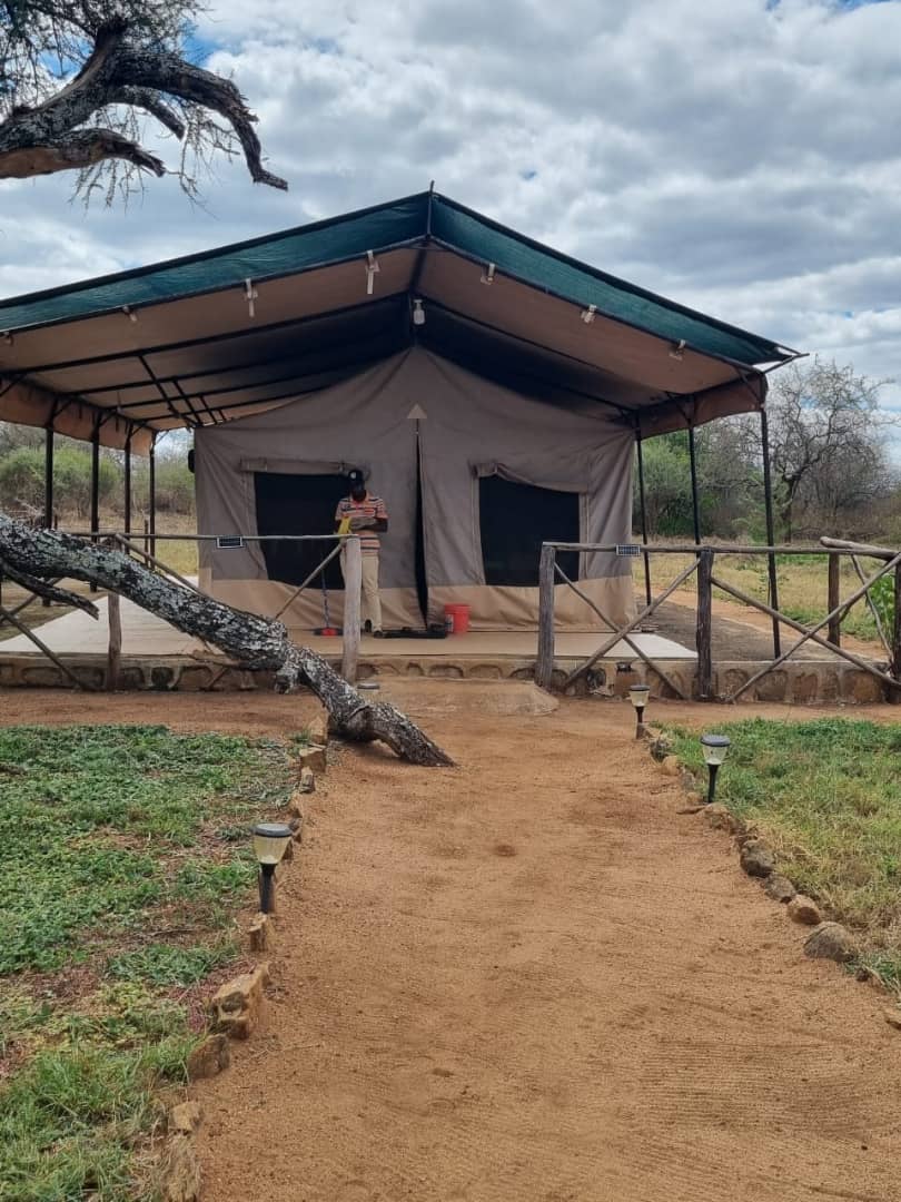 Leopard Hunting in Namibia & Brown Hyena Cancelation Hunt