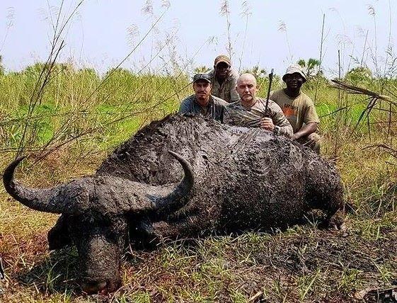 Leopard Hunting in Namibia & Brown Hyena Cancelation Hunt